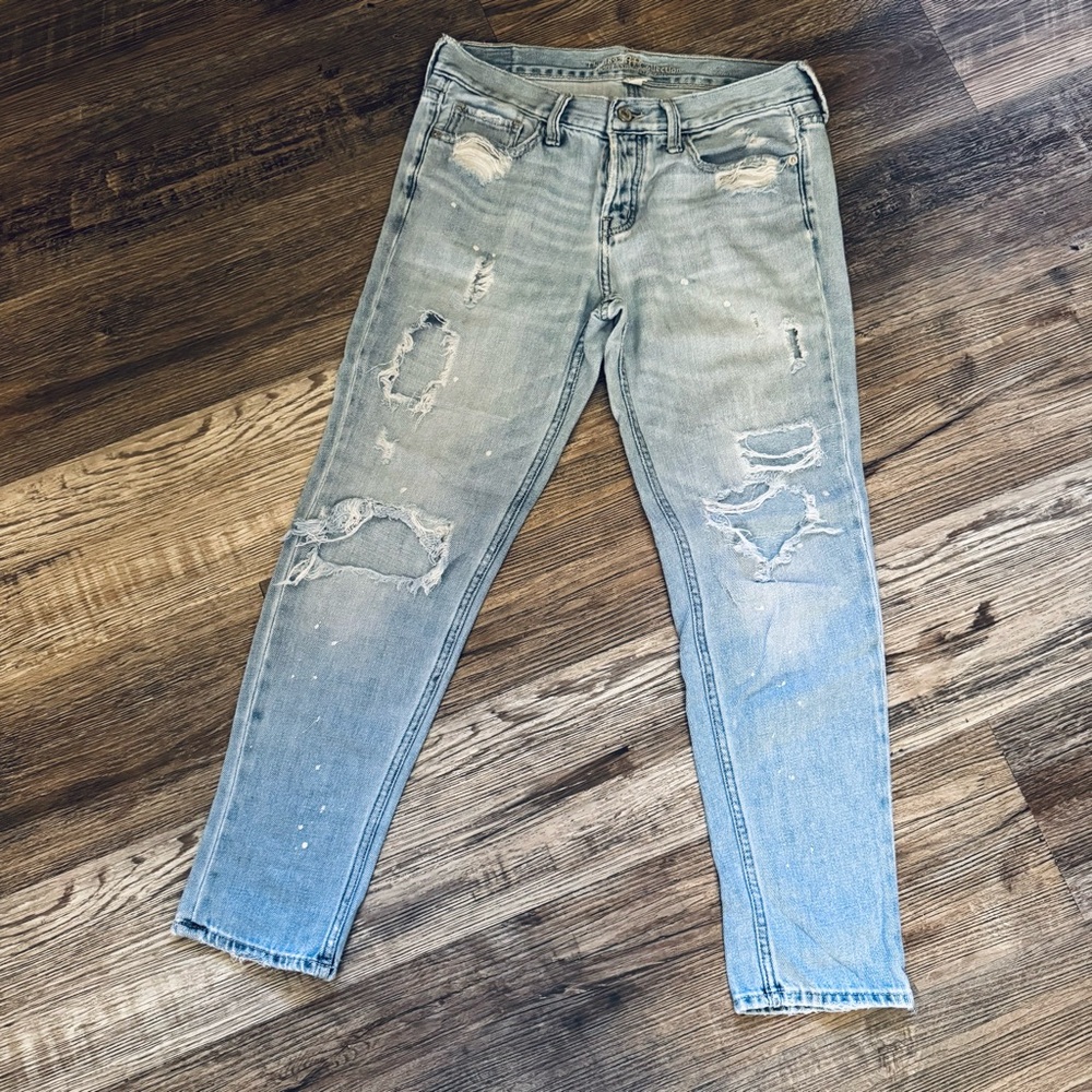 Abercrombie & Fitch Light Wash Boyfriend Straight Leg Distressed Jeans Size 2R